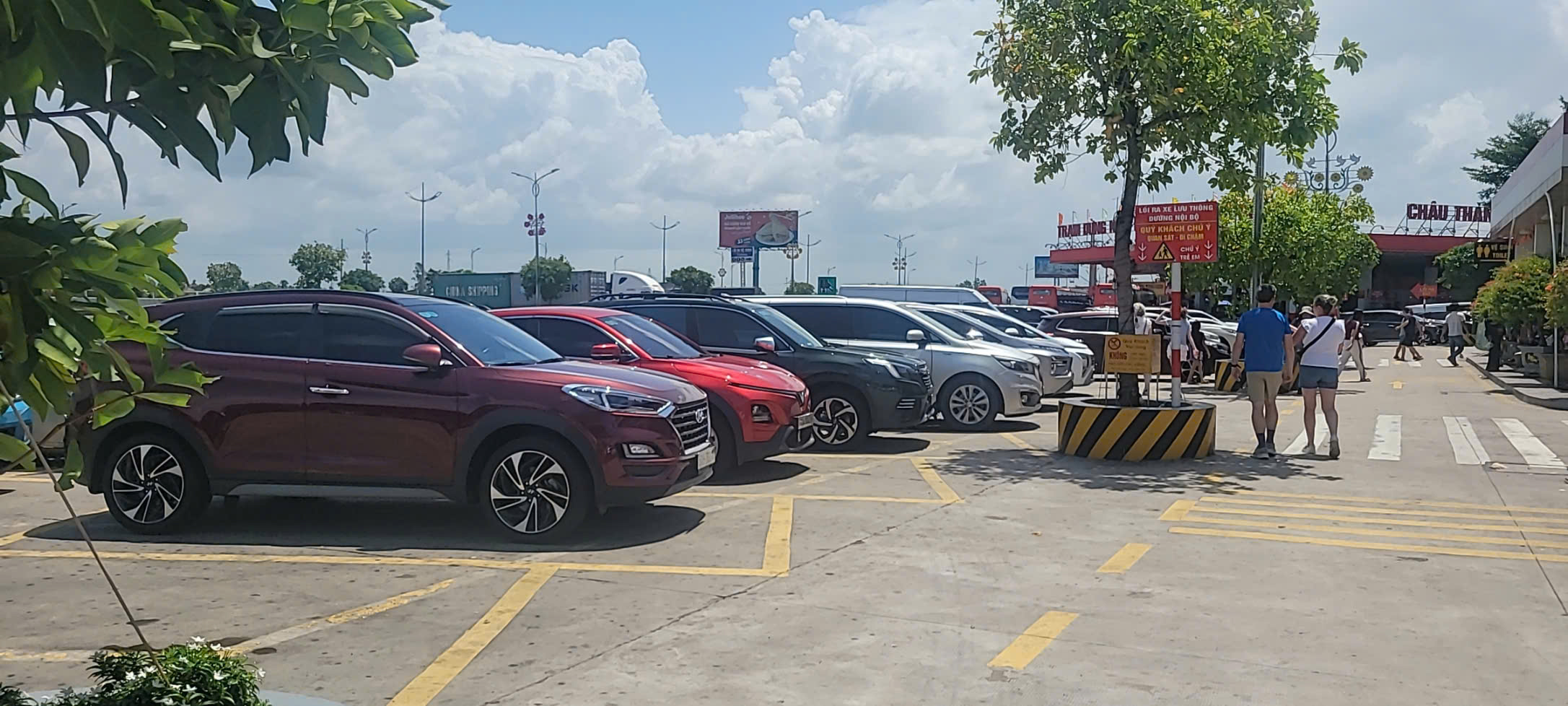 Thuê Xe Du Lịch Có Tài Xế Tại Phường Bình Thuận - Ngọc Hà Travel